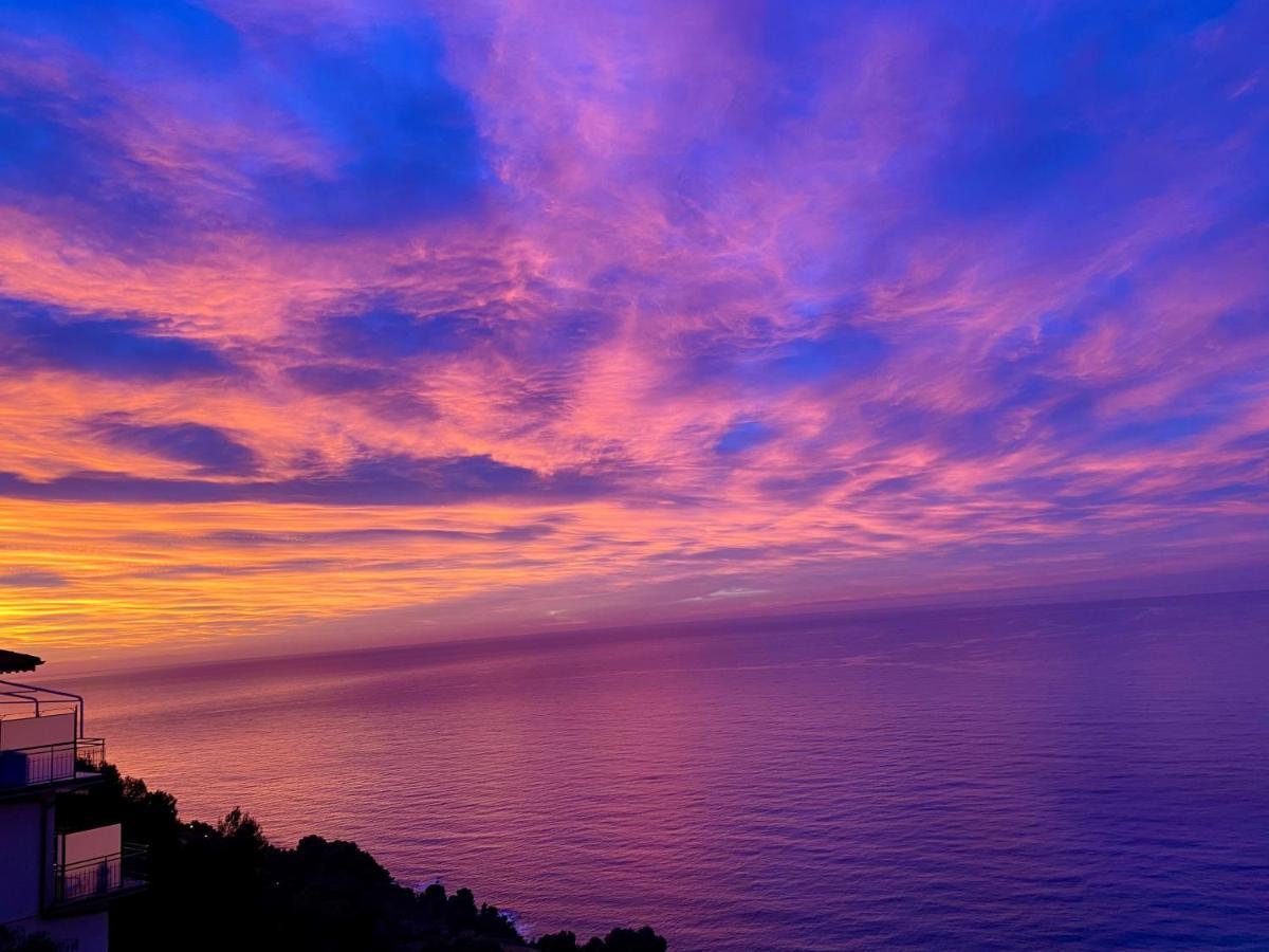 Kiss Of Sea - Balzi Rossi & Baia Beniamin Ventimiglia Exterior foto