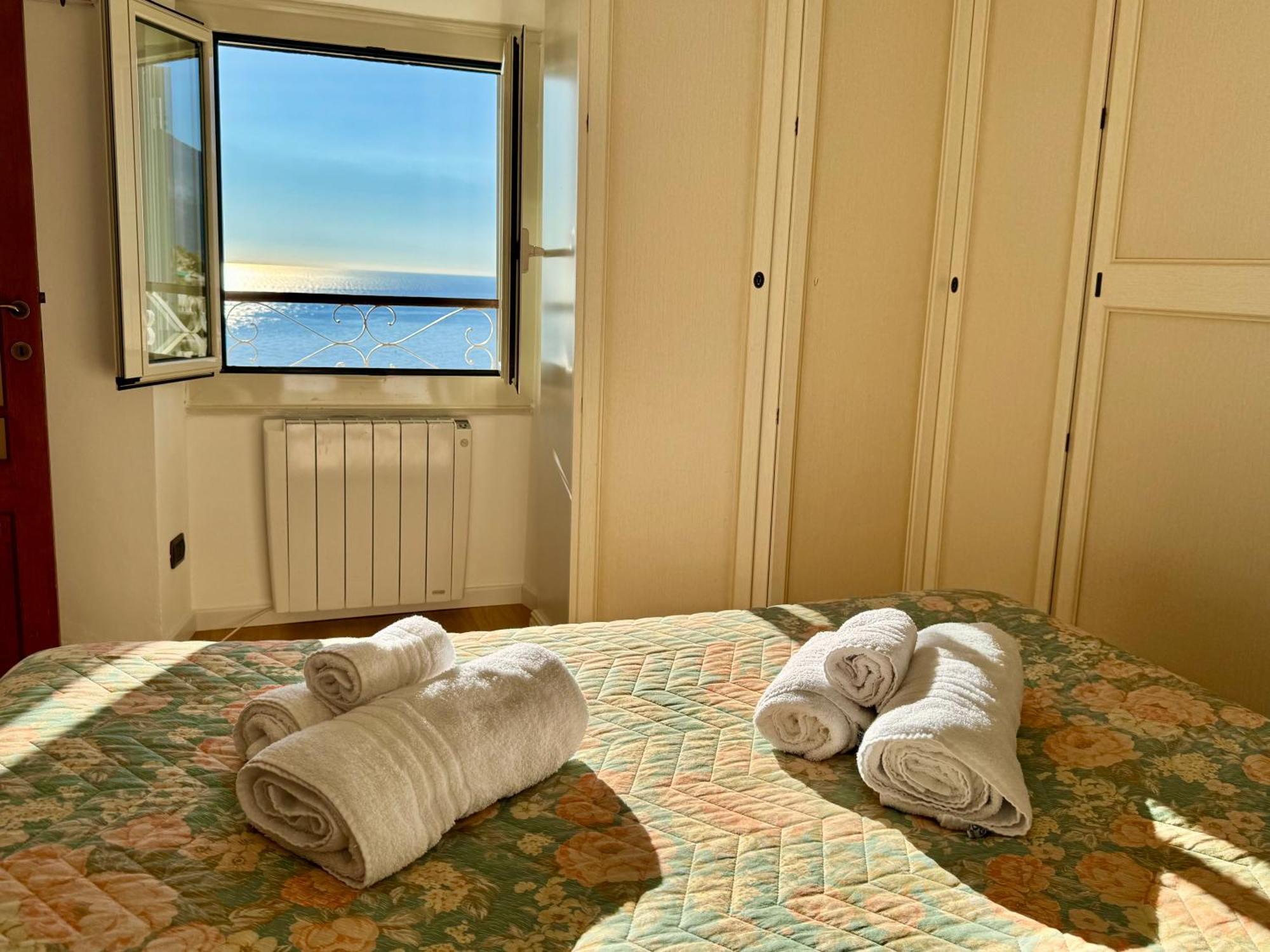Kiss Of Sea - Balzi Rossi & Baia Beniamin Ventimiglia Exterior foto